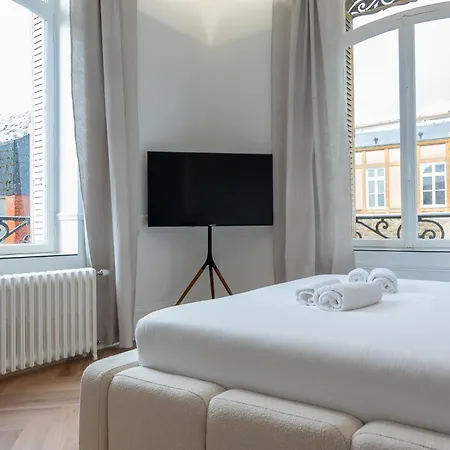 Aparthotel Maison Les Arcades - Collection Aura 3*